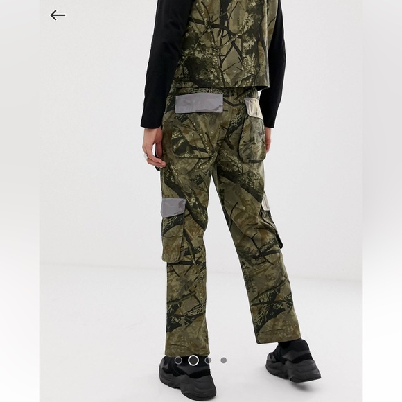 Jaded London Utility pants in camo print with reflective pockets - Picture 3 of 6